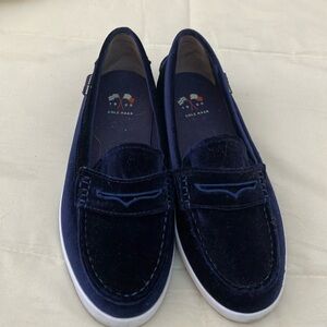 Women’s Cole Haan blue velvet boat shoes, size 9